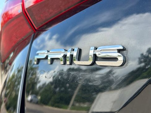 Used 2021 Toyota Prius LE FWD image 43