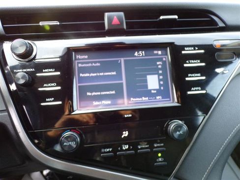 Used 2020 Toyota Camry SE image 35