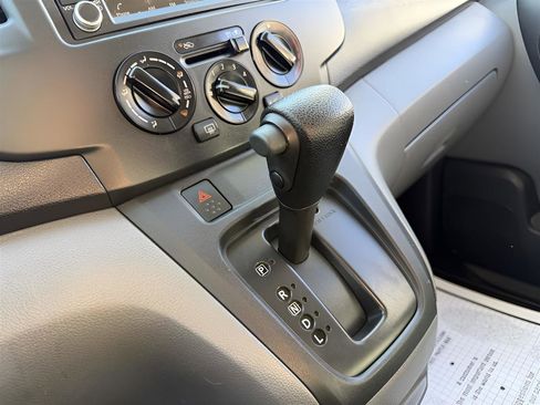 Used 2020 Nissan NV200 SV w/ Sliding Glass Door Package image 23