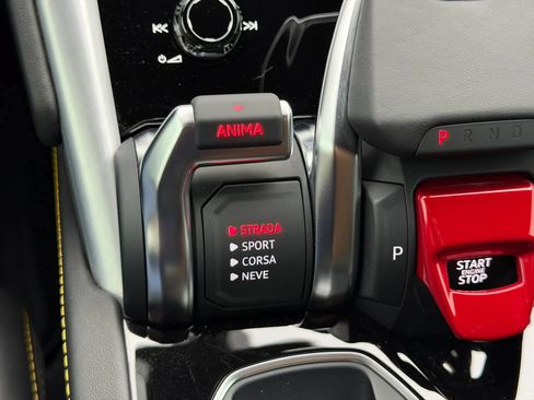 Used 2022 Lamborghini Urus AWD/4WD image 44