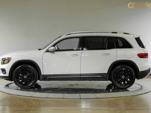 Used 2023 Mercedes-Benz GLB 250 4MATIC w/ Premium Package image 13