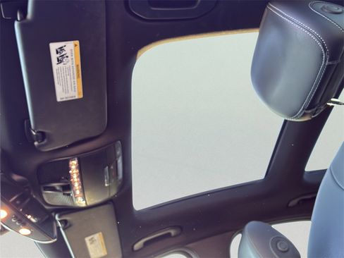 Used 2017 Mercedes-Benz C 300 Sedan image 21