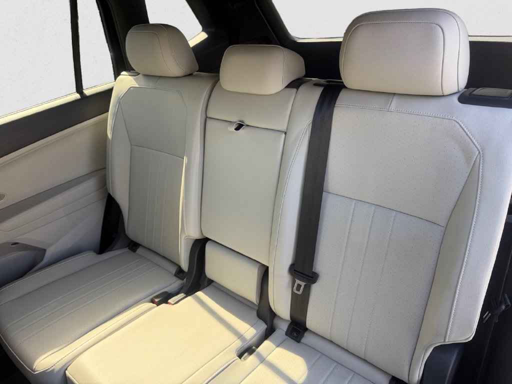 Certified 2024 Volkswagen Tiguan SE R-Line FWD image 13