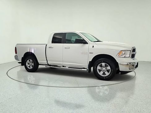 Used 2017 RAM 1500 Classic SLT AWD/4WD image 2