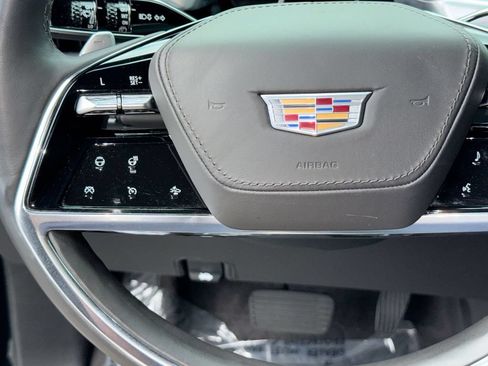 Used 2025 Cadillac Escalade ESV Sport Platinum AWD/4WD image 17