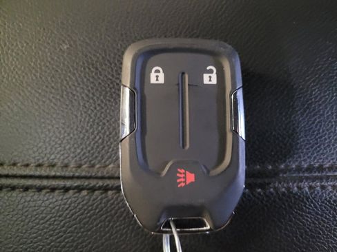 Used 2023 GMC Terrain SLE w/ LPO, Floor Liner Package FWD image 32