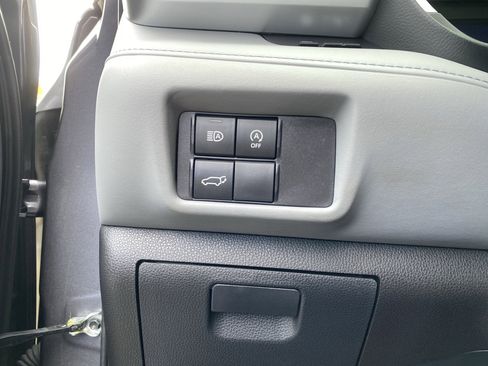 Used 2023 Toyota Highlander XLE image 15