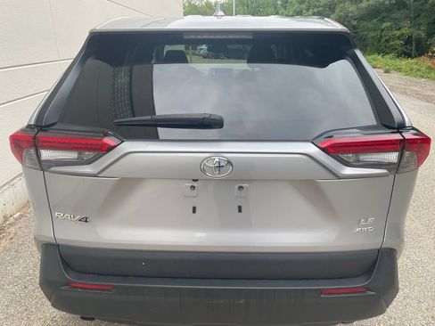 Used 2024 Toyota RAV4 LE AWD/4WD image 7