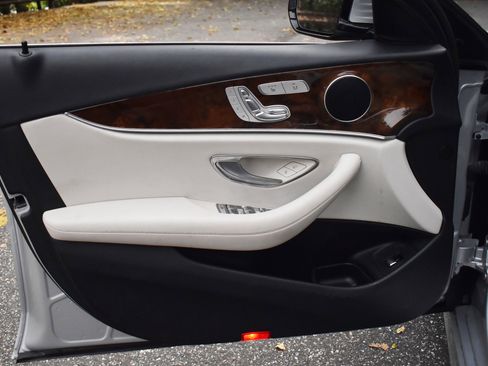 Used 2019 Mercedes-Benz E 300 4MATIC w/ Convenience Package image 23