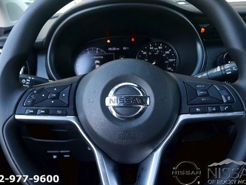 Used 2021 Nissan Kicks SV image 16