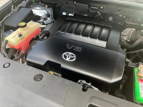 Used 2011 Toyota RAV4 Limited w/ Limited Extra Value Pkg AWD/4WD image 30