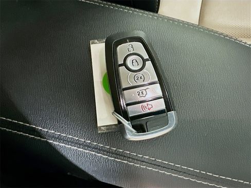 Used 2020 Ford Escape SEL image 40