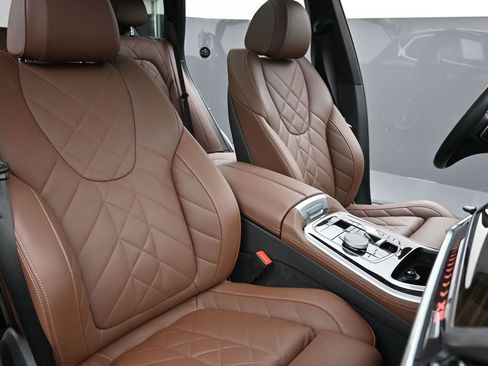 Used 2024 BMW X5 xDrive40i w/ Premium Package image 21