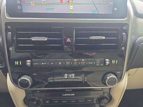 Used 2022 Lexus GX 460 Premium w/ Accessory Package image 24