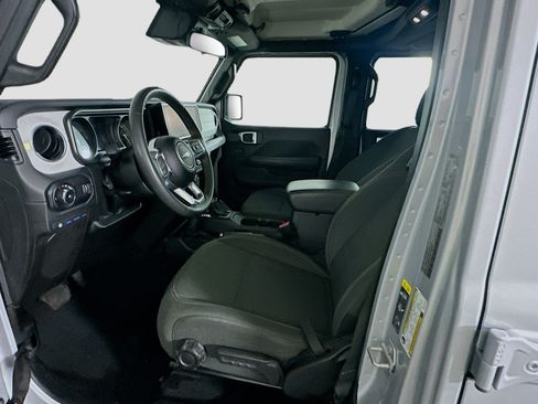 Used 2024 Jeep Wrangler Unlimited Sahara AWD/4WD image 13