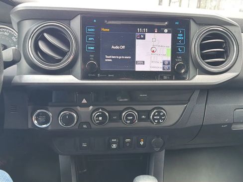 Used 2018 Toyota Tacoma TRD Off-Road image 24