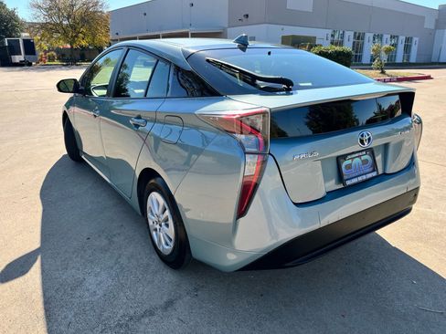Used 2016 Toyota Prius Two image 7