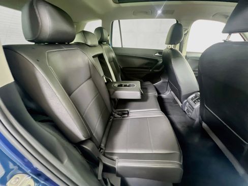 Used 2018 Volkswagen Tiguan SEL AWD/4WD image 27
