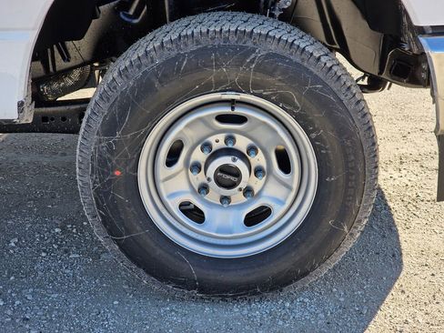 New 2026 Ford F350 XL w/ XL Chrome Package image 9