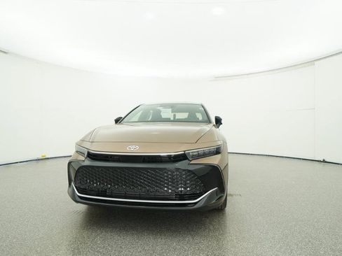 New 2026 Toyota Crown Platinum image 8