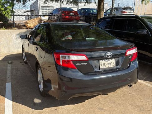Used 2014 Toyota Camry SE FWD image 7