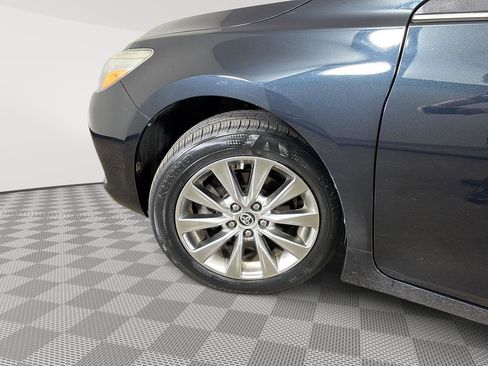 Used 2015 Toyota Camry XLE w/ Moonroof Package FWD image 5