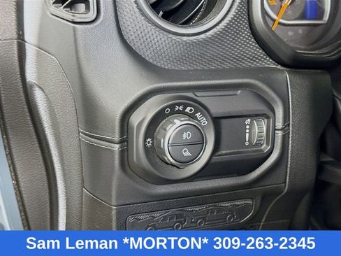 Used 2024 Jeep Gladiator Mojave w/ Convenience Group image 10