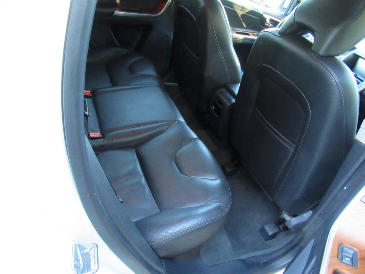 Used 2017 Volvo XC60 T5 Inscription w/ Advanced Package AWD/4WD image 18