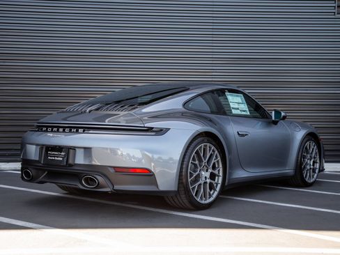 Used 2026 Porsche 911 Carrera RWD image 7