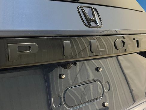 New 2026 Honda Pilot Touring image 7