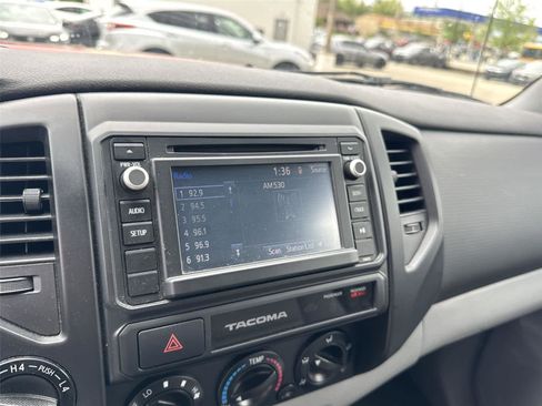 Used 2015 Toyota Tacoma 4x4 Access Cab image 23