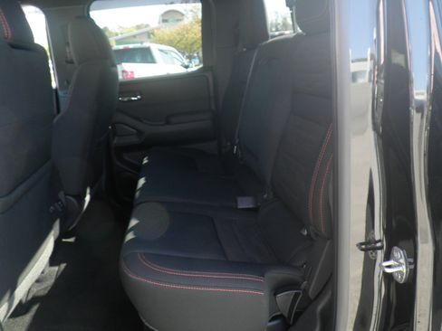 Used 2022 Nissan Frontier PRO-4X image 17