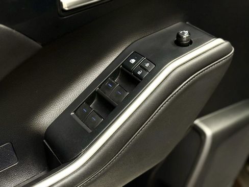 Used 2022 Toyota Highlander XLE image 12