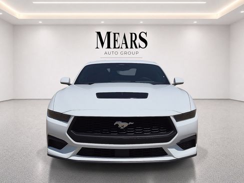 Used 2025 Ford Mustang Coupe RWD image 8
