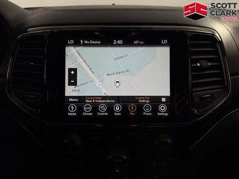 Used 2021 Jeep Grand Cherokee High Altitude AWD/4WD image 17