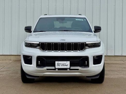 Used 2023 Jeep Grand Cherokee Overland w/ Luxury Tech Group IV image 8