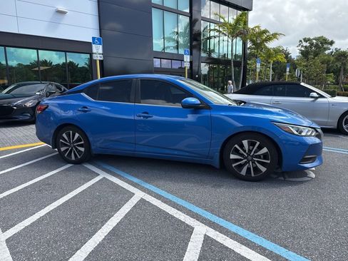 Used 2022 Nissan Sentra SV w/ SV Premium Package image 3