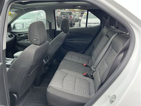 Used 2021 Chevrolet Equinox LT image 24