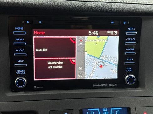 Used 2018 Toyota Sienna SE FWD image 21