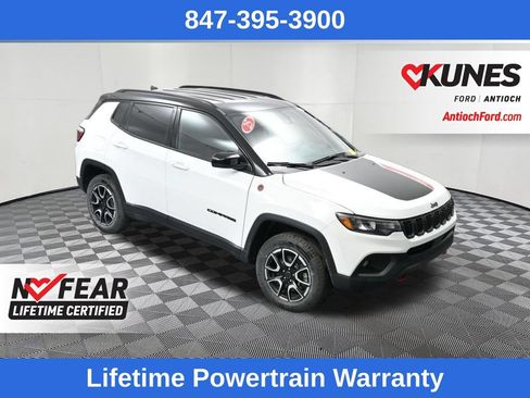 Used 2025 Jeep Compass Trailhawk AWD/4WD image 32