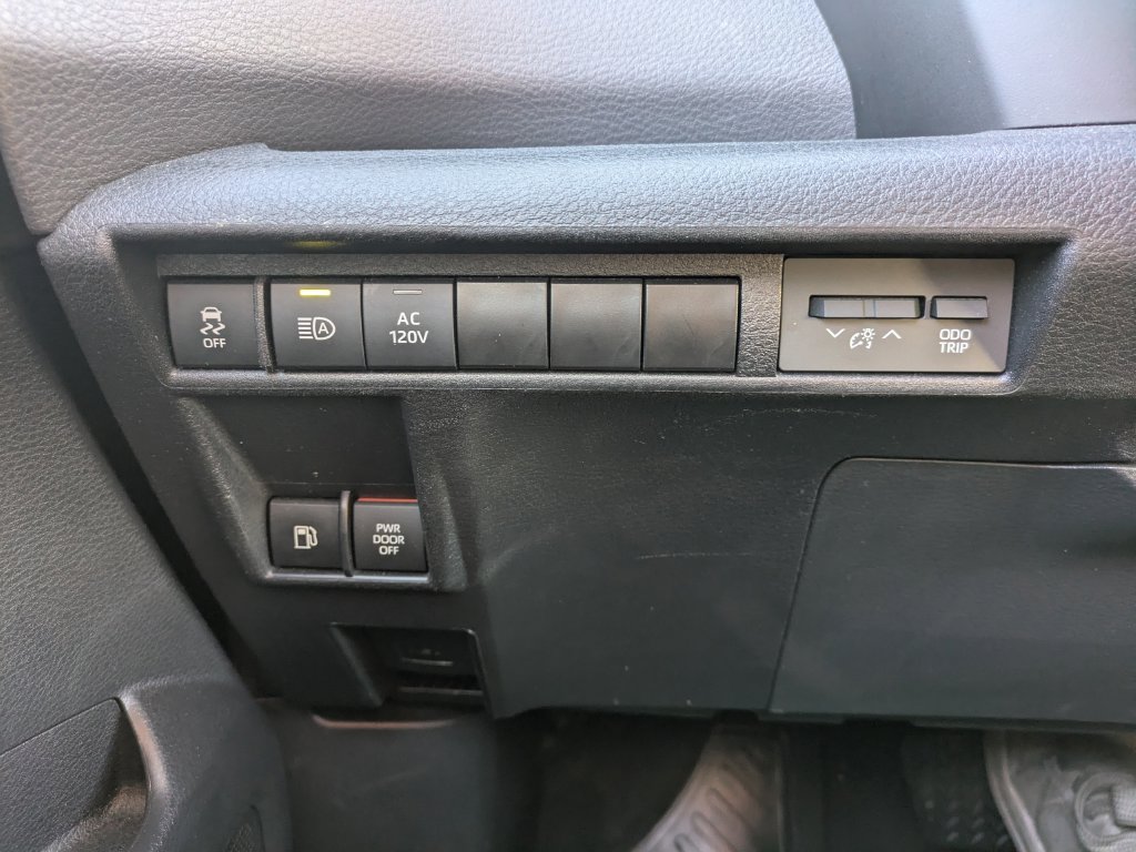 Used 2023 Toyota Sienna XSE w/ XSE Plus Package AWD/4WD image 25