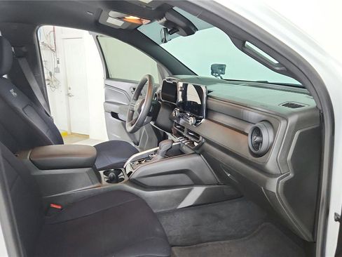 Used 2025 Chevrolet Colorado Trail Boss AWD/4WD image 21