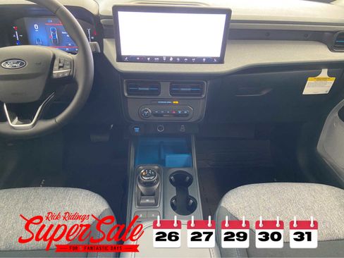 New 2025 Ford Maverick XLT w/ XLT Luxury Package image 18