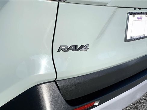 Used 2020 Toyota RAV4 Adventure image 32
