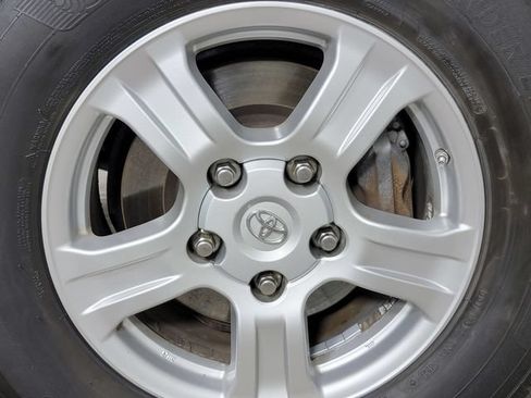 Used 2016 Toyota Sequoia SR5 AWD/4WD image 11