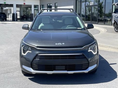 New 2025 Kia Niro EX image 2