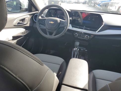 New 2026 Chevrolet Trax LT image 11