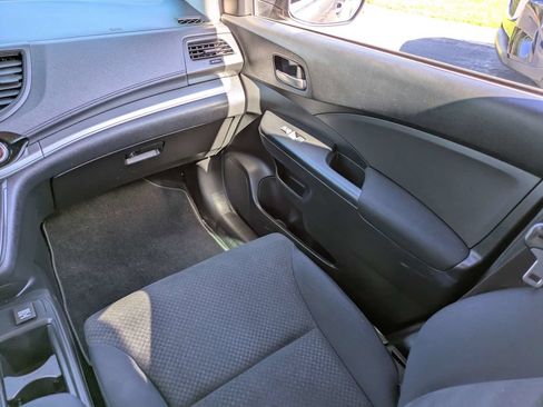 Used 2015 Honda CR-V LX image 17