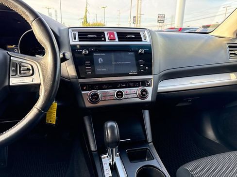 Used 2017 Subaru Outback 2.5i Premium AWD/4WD image 19