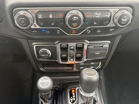 Used 2023 Jeep Wrangler Unlimited Sahara AWD/4WD image 14